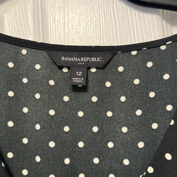 Banana Republic Black polka dot dress with ruffle sleeve - Size 12 - Picture 2 of 5